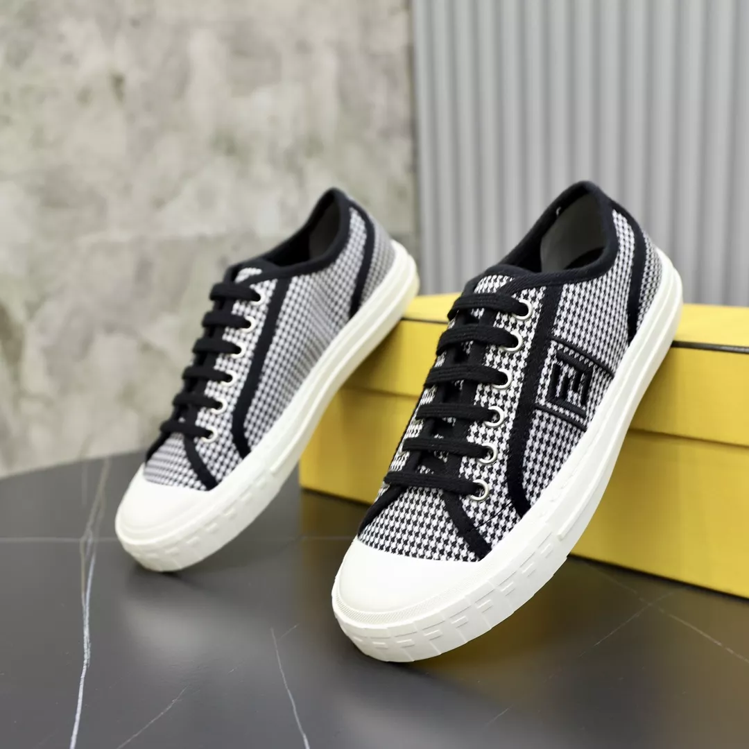 Fendi Casual Shoes For Men Fashionable 2208