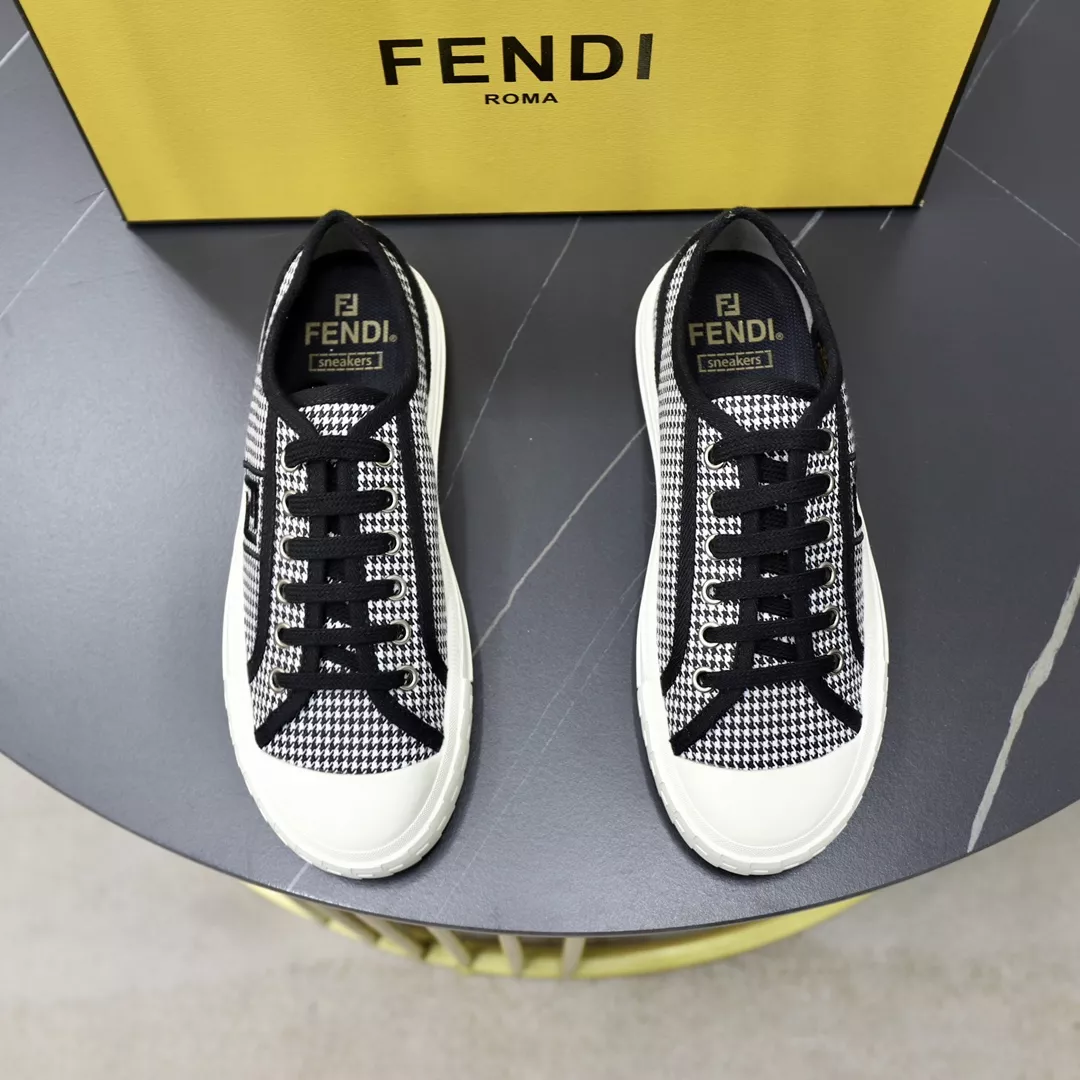Fendi Casual Shoes For Men Fashionable 2208