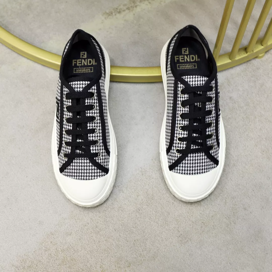 Fendi Casual Shoes For Men Fashionable 2208
