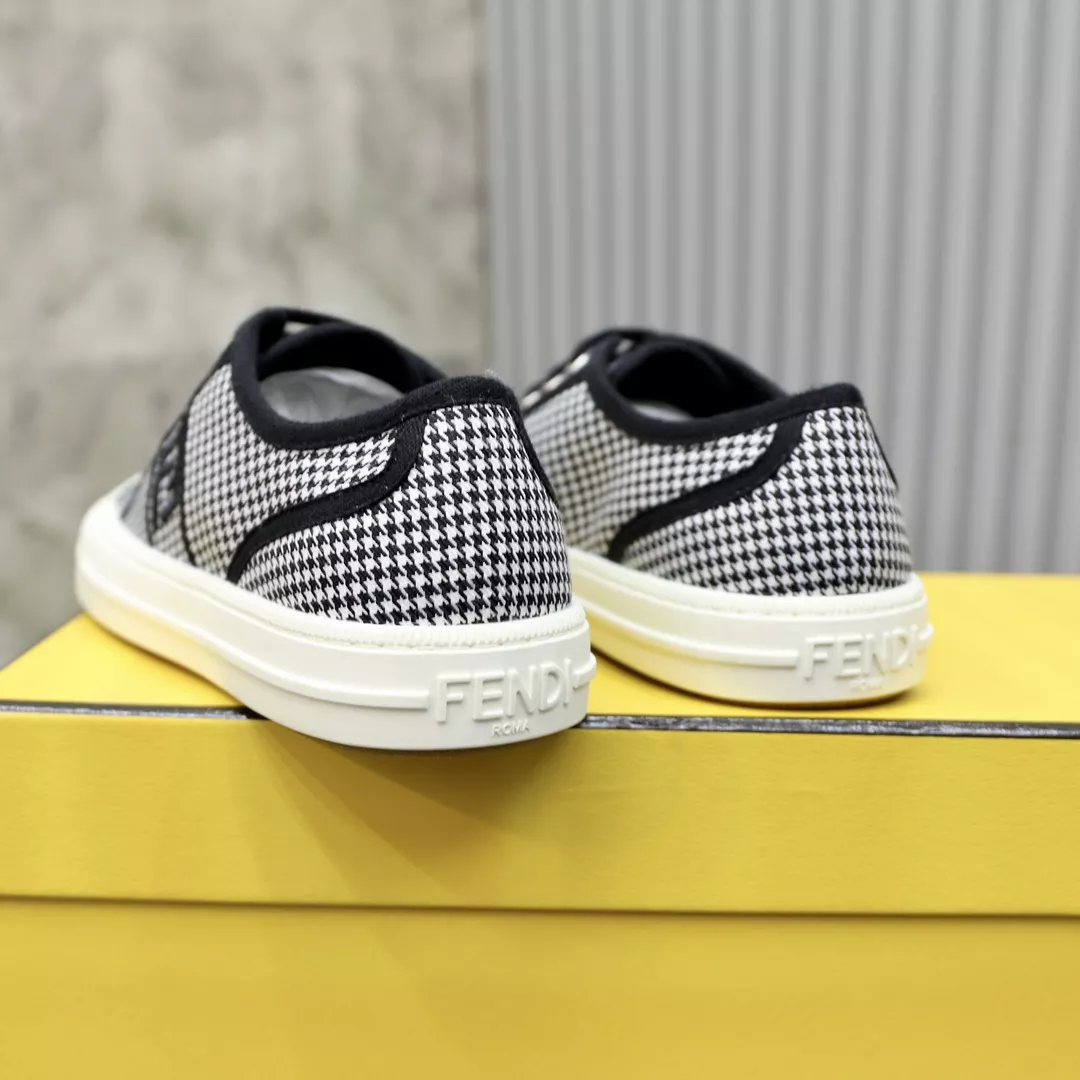 Fendi Casual Shoes For Men Fashionable 2208