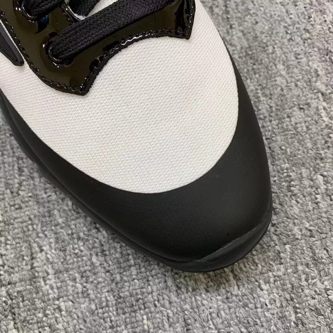Fendi Casual Shoes For Men Fashionable 2853