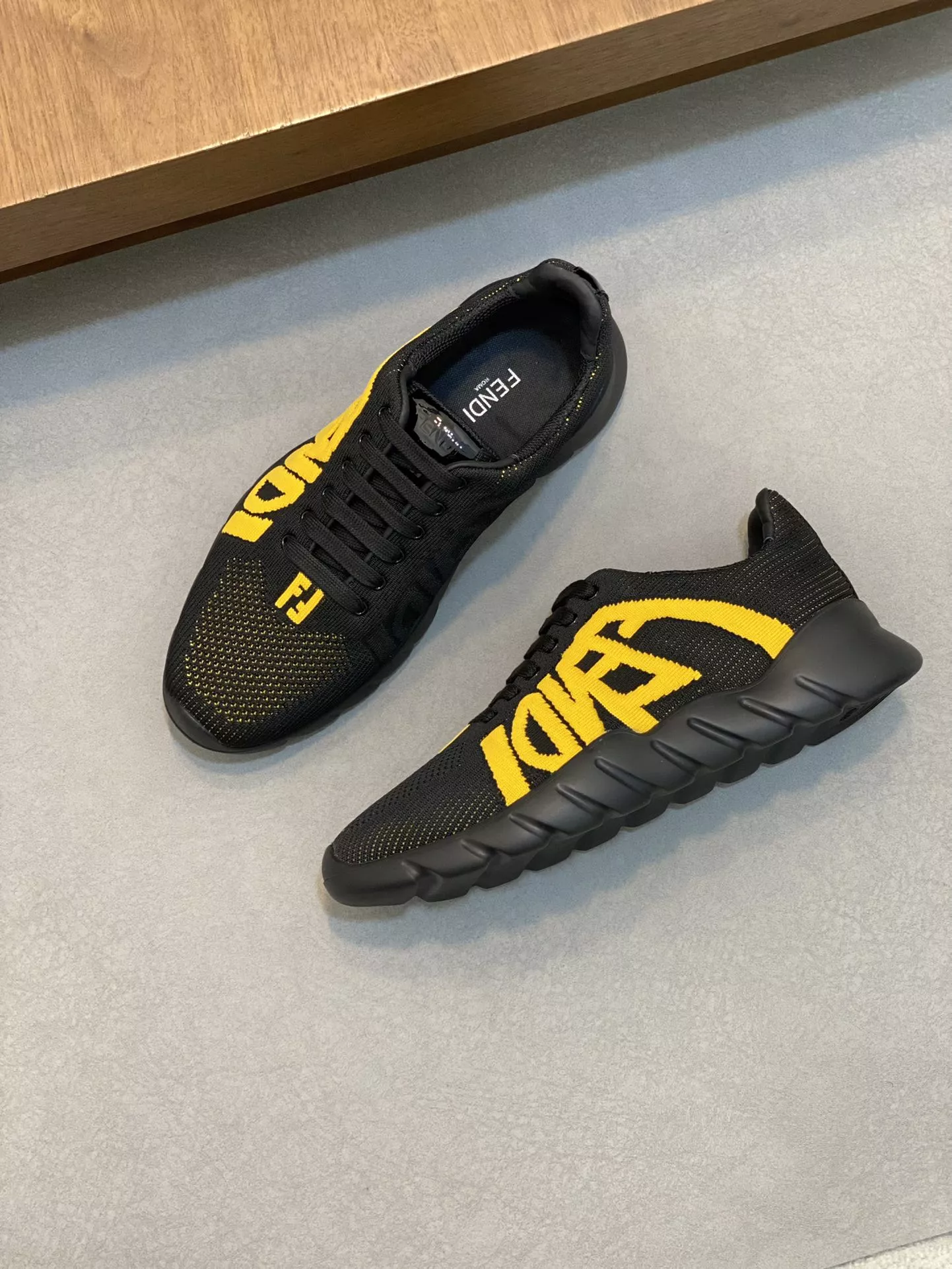 Fendi Casual Shoes For Men Flexible 4494