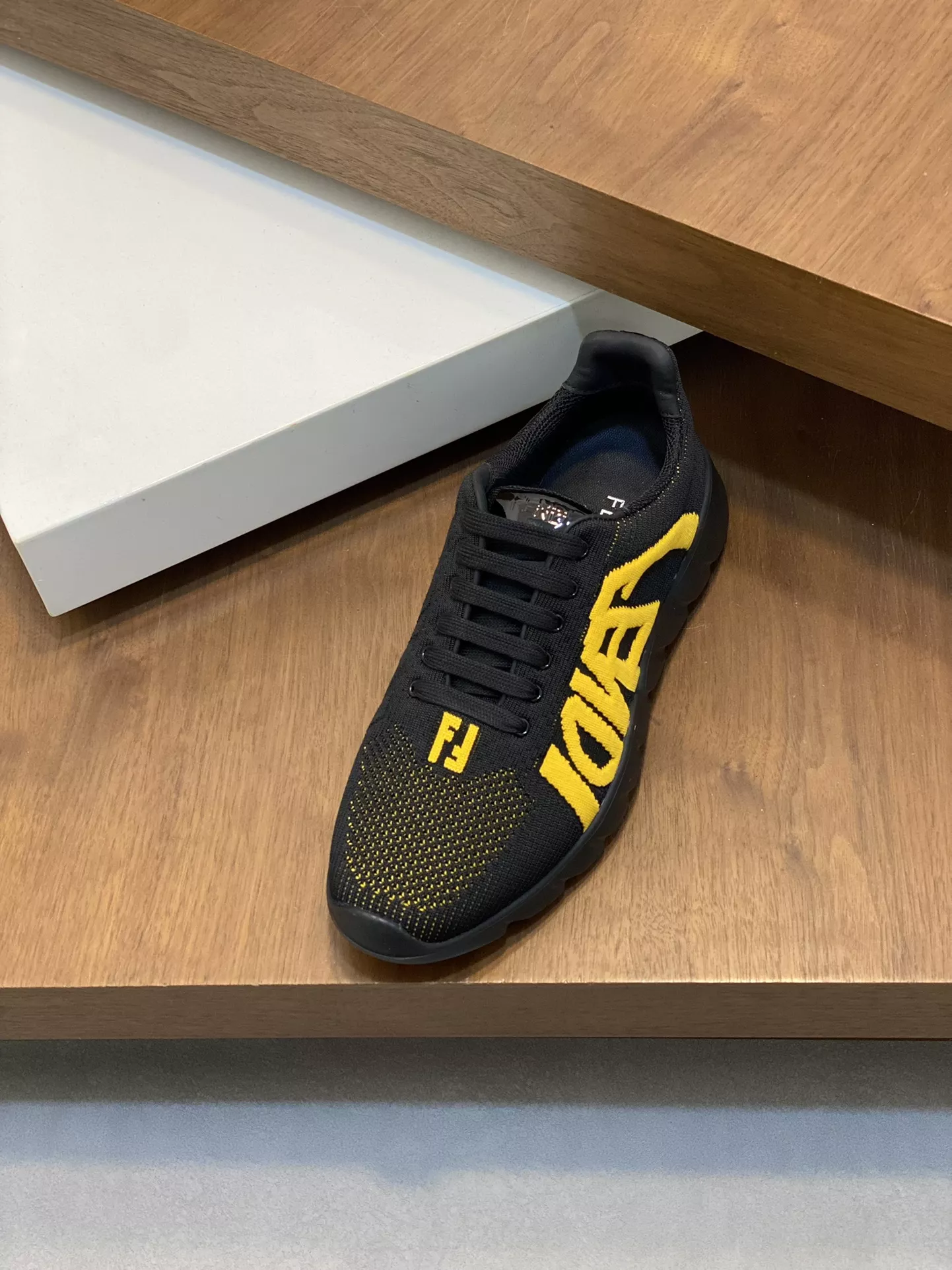 Fendi Casual Shoes For Men Flexible 4494