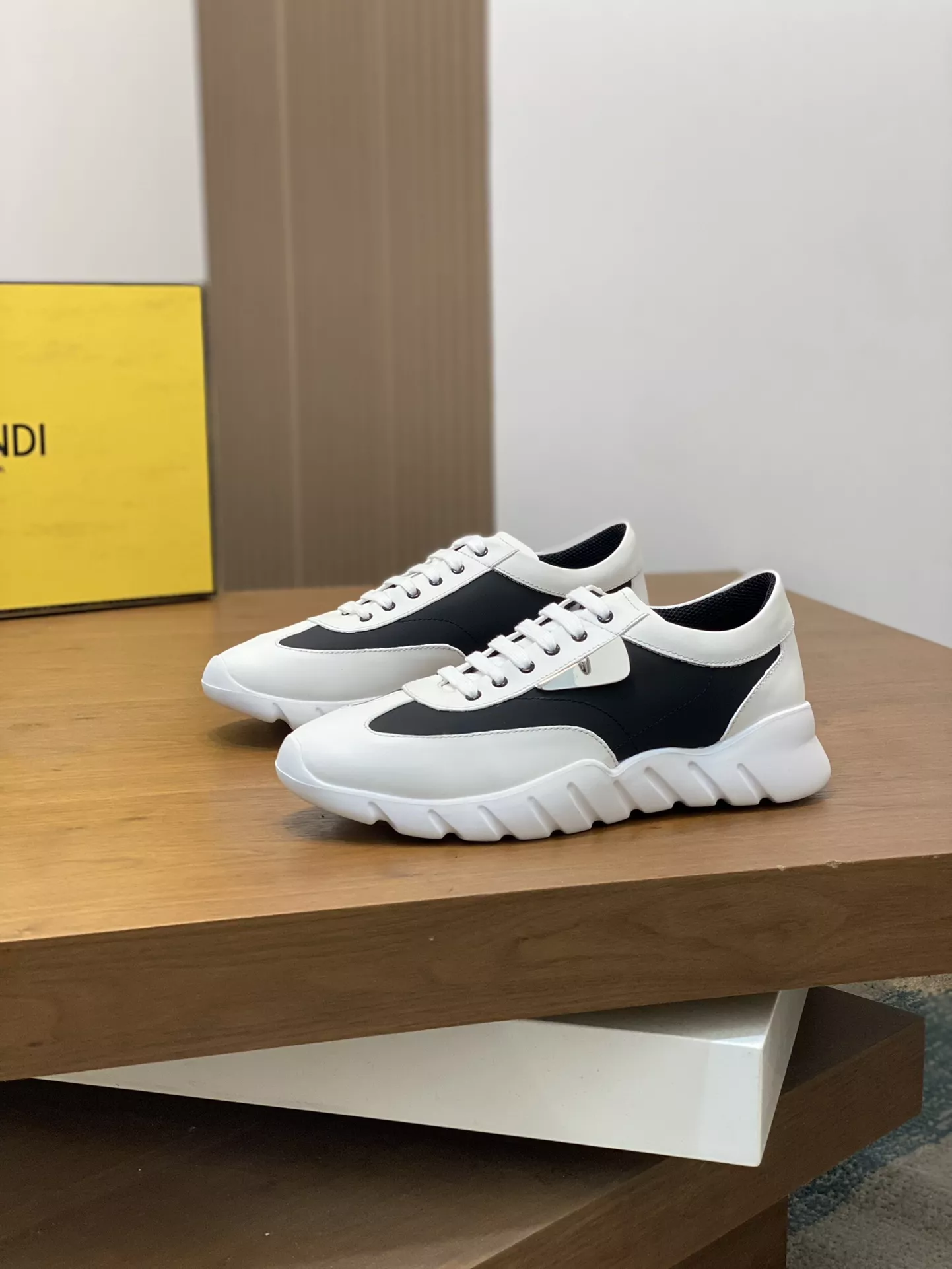 Fendi Casual Shoes For Men Lightweight 3760