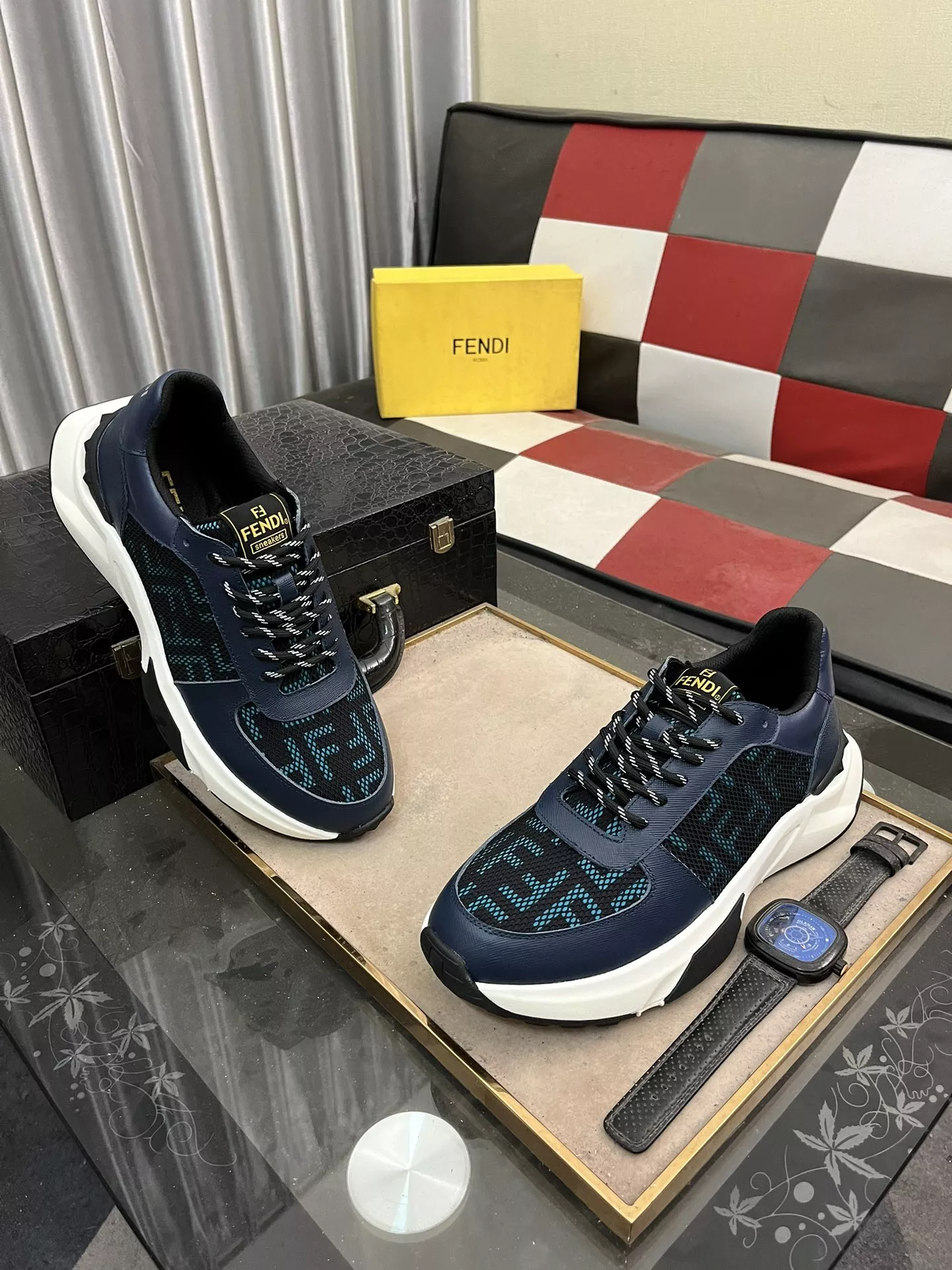 Fendi Casual Shoes For Men Minimalist 4301