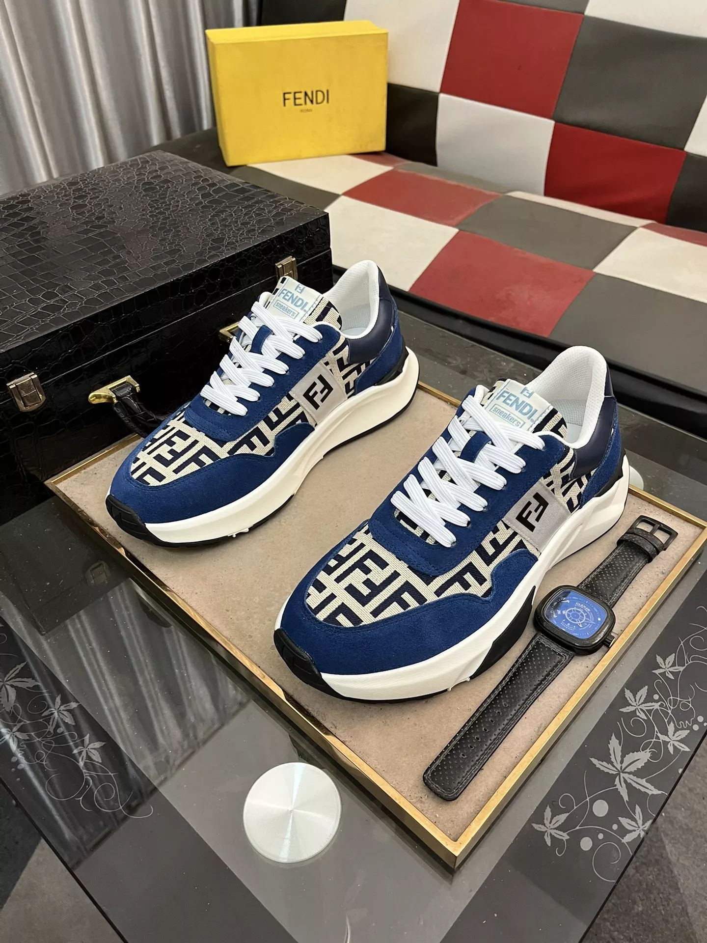 Fendi Casual Shoes For Men Minimalist 7042