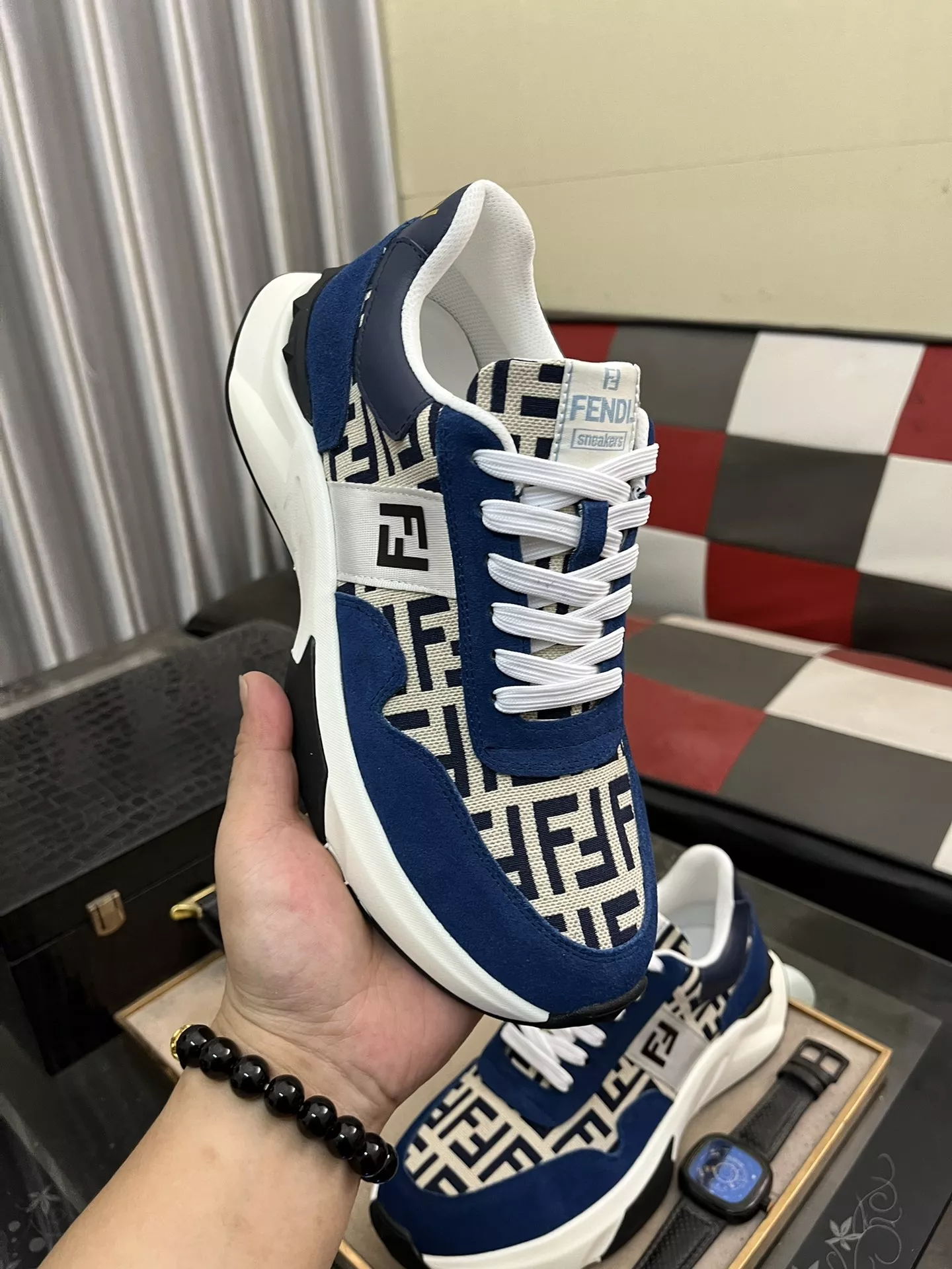 Fendi Casual Shoes For Men Minimalist 7042