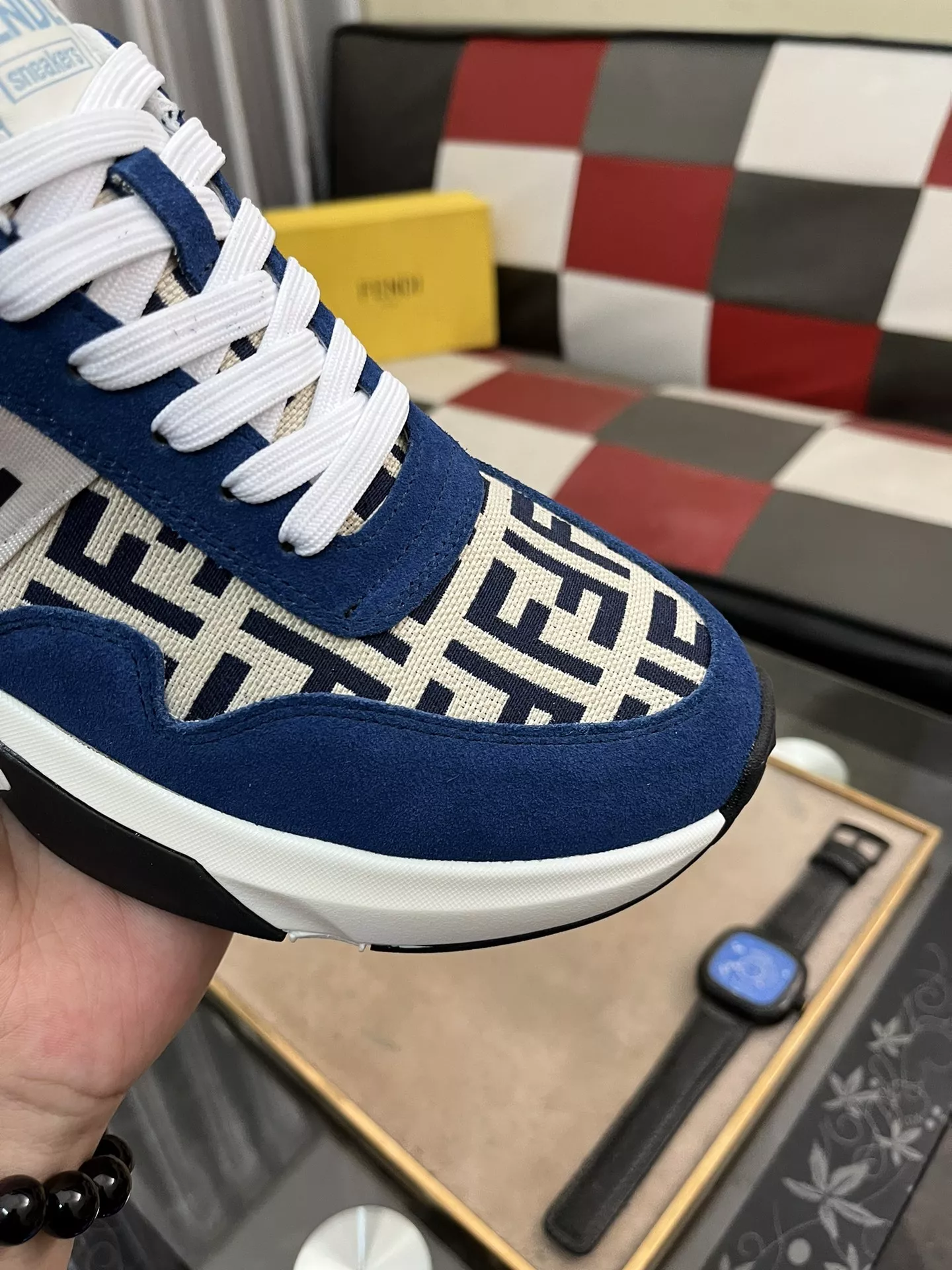 Fendi Casual Shoes For Men Minimalist 7042