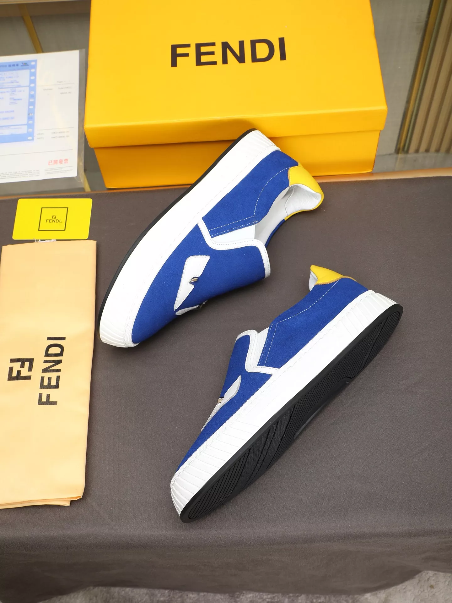 Fendi Casual Shoes For Men Minimalist 8121