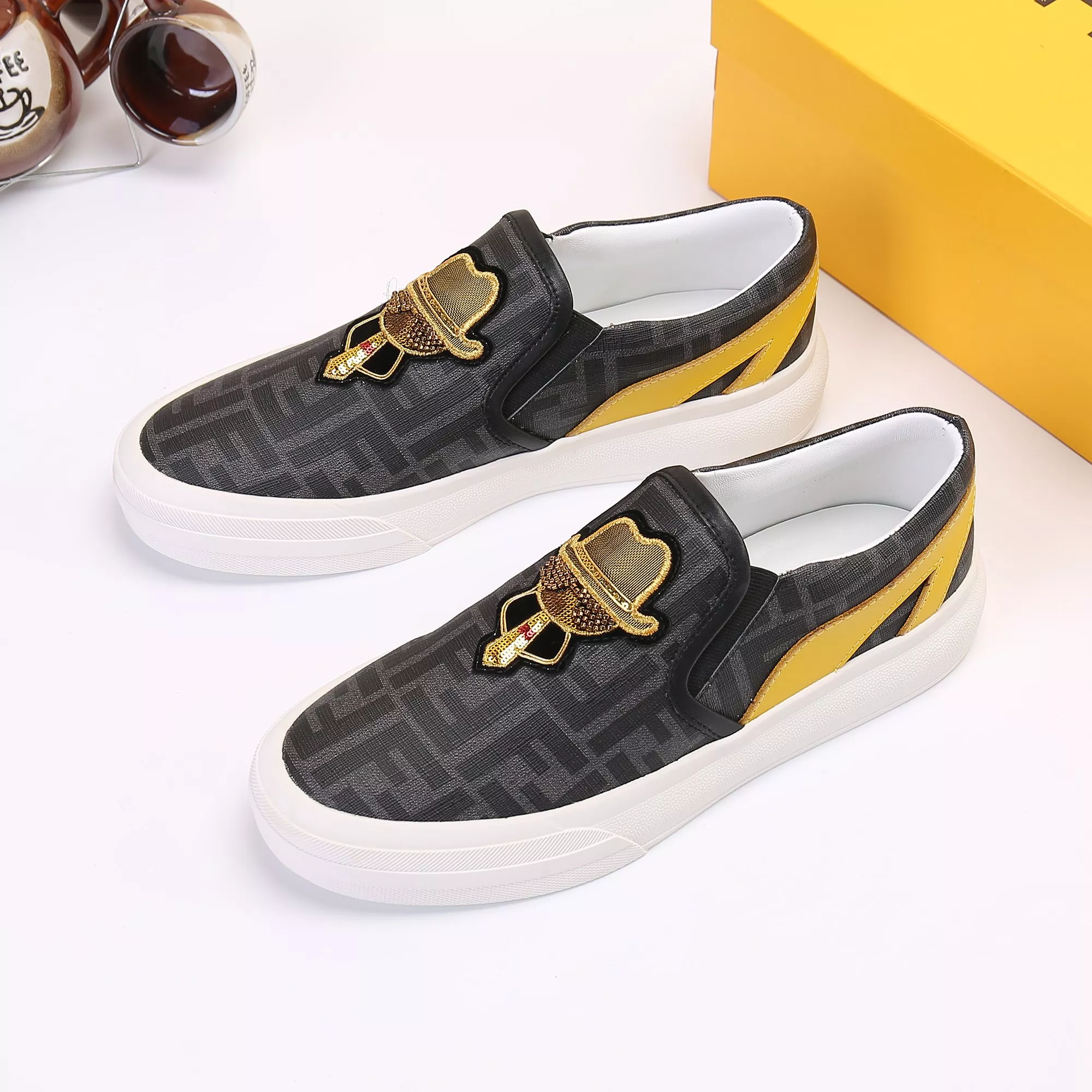 Fendi Casual Shoes For Men Modern 9137