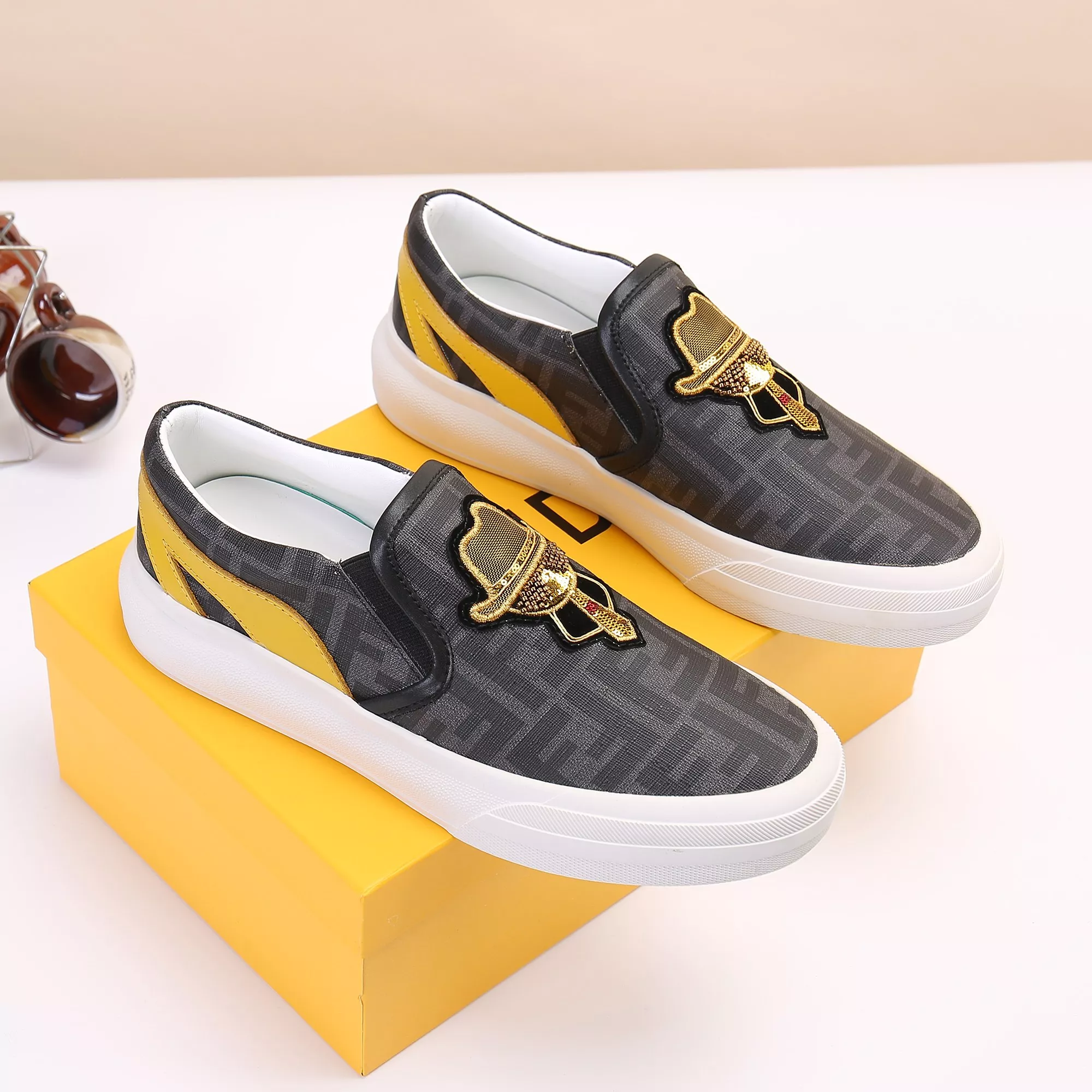 Fendi Casual Shoes For Men Modern 9137
