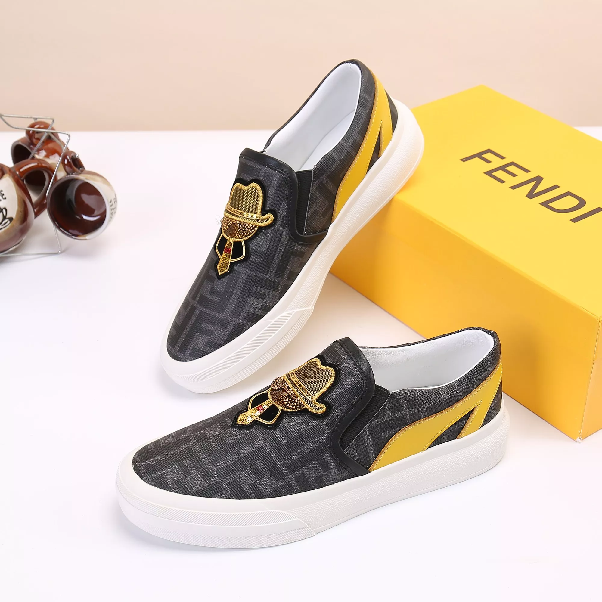 Fendi Casual Shoes For Men Modern 9137