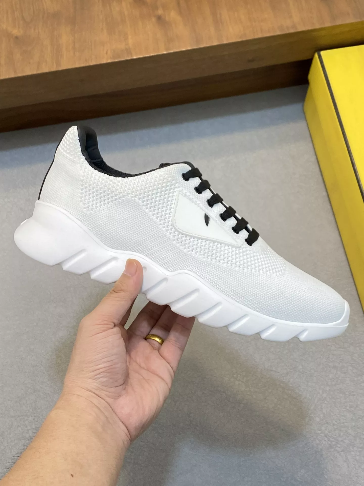 Fendi Casual Shoes For Men NewStyle 8760
