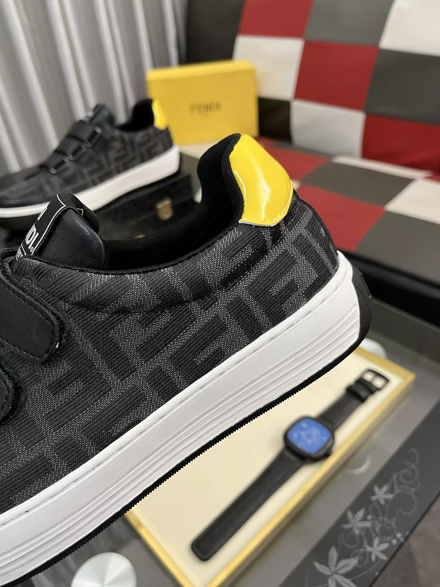 Fendi Casual Shoes For Men Practical 3424