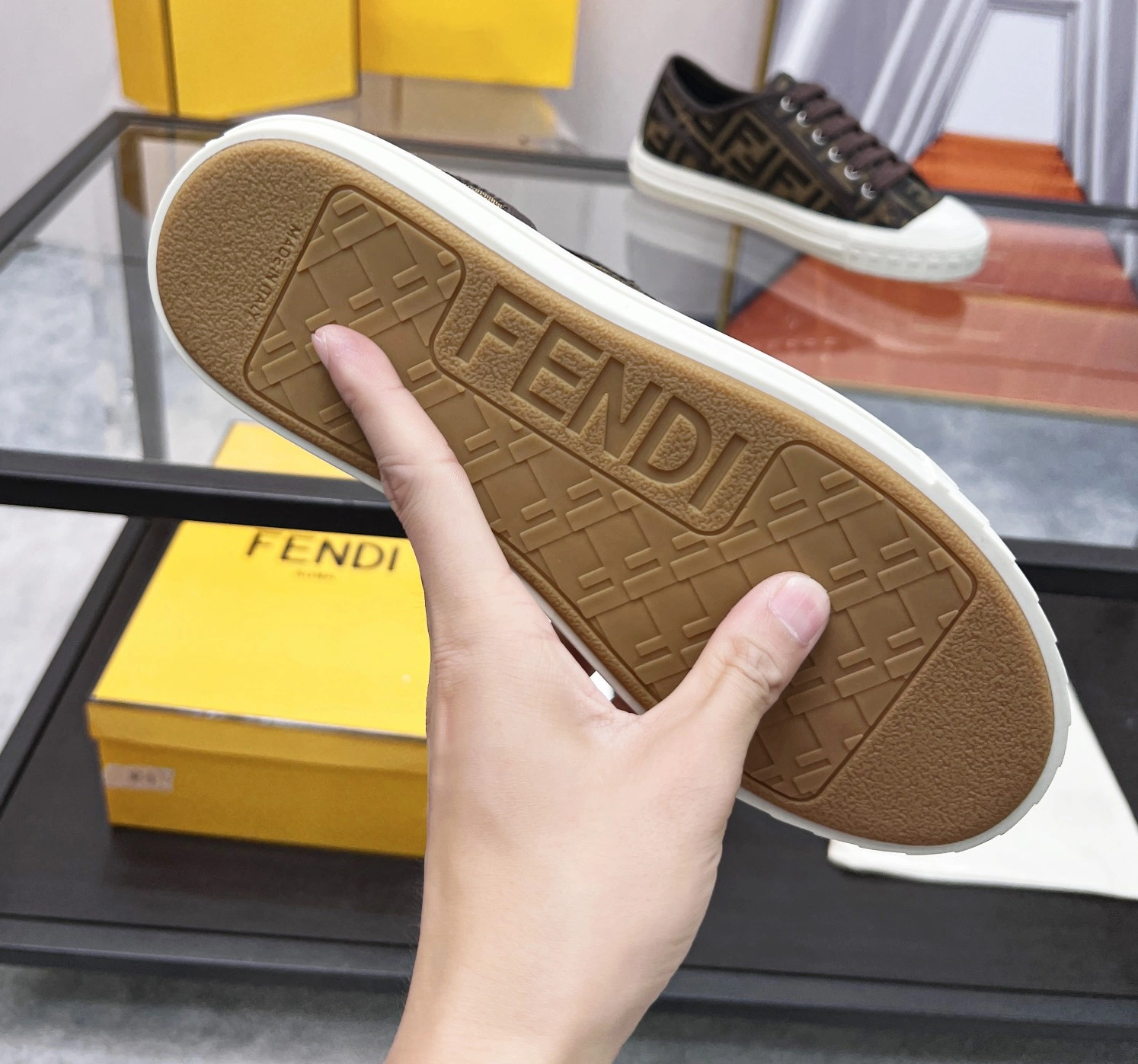 Fendi Casual Shoes For Men Practical 8245