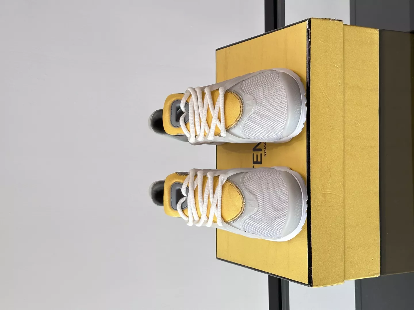 Fendi Casual Shoes For Men Refined 1000