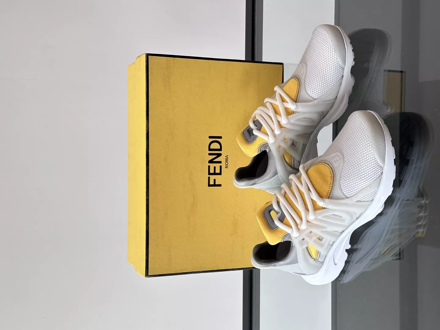 Fendi Casual Shoes For Men Refined 1000