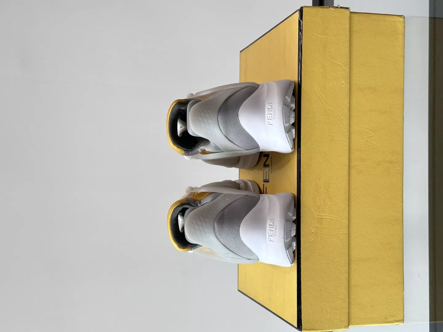Fendi Casual Shoes For Men Refined 1000