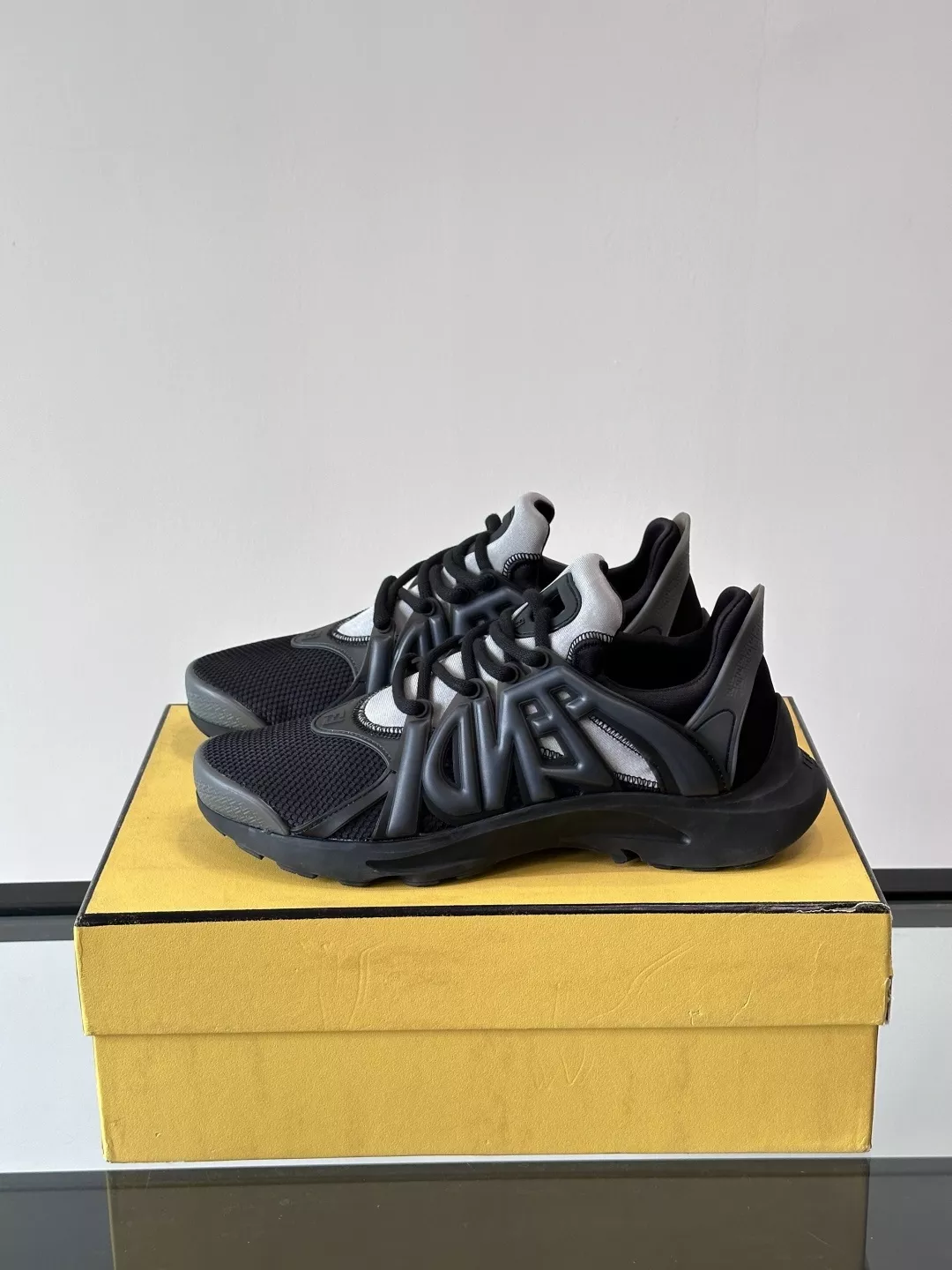 Fendi Casual Shoes For Men Resilient 2193