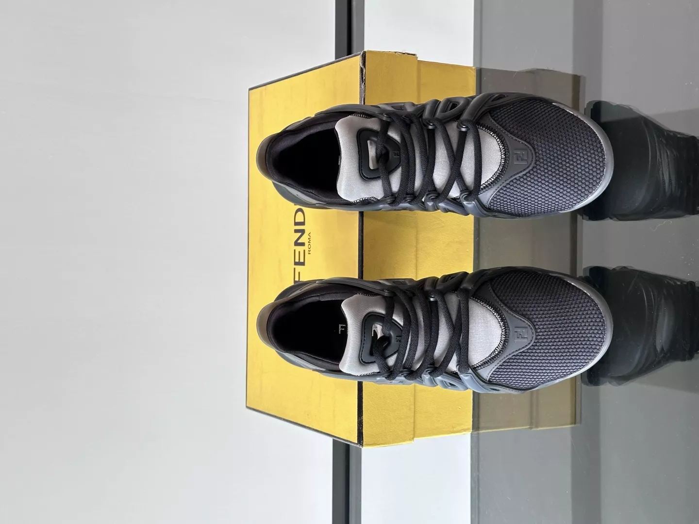 Fendi Casual Shoes For Men Resilient 2193