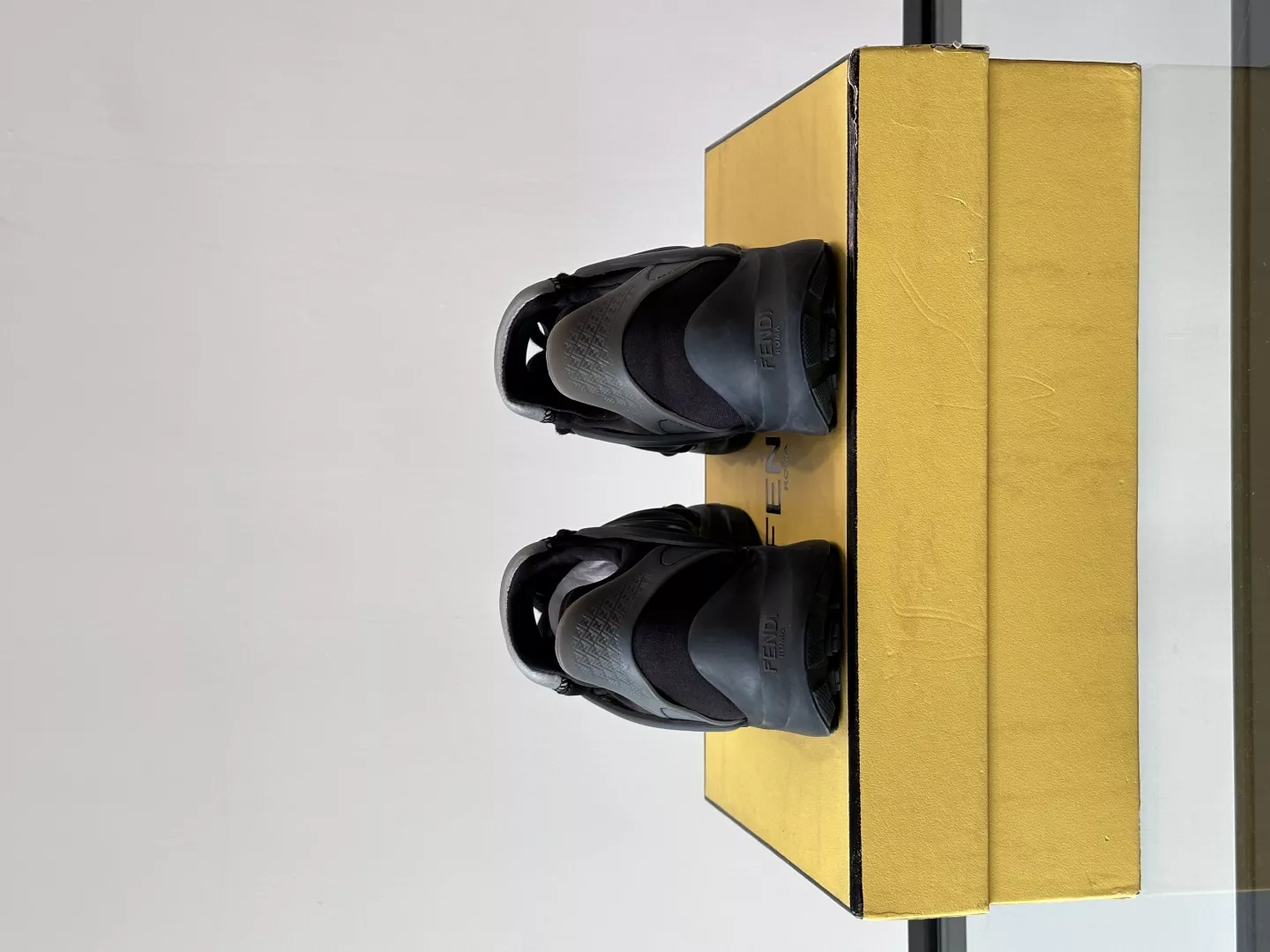 Fendi Casual Shoes For Men Resilient 2193