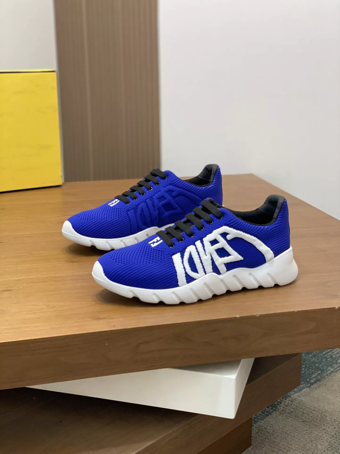 Fendi Casual Shoes For Men Resilient 6272