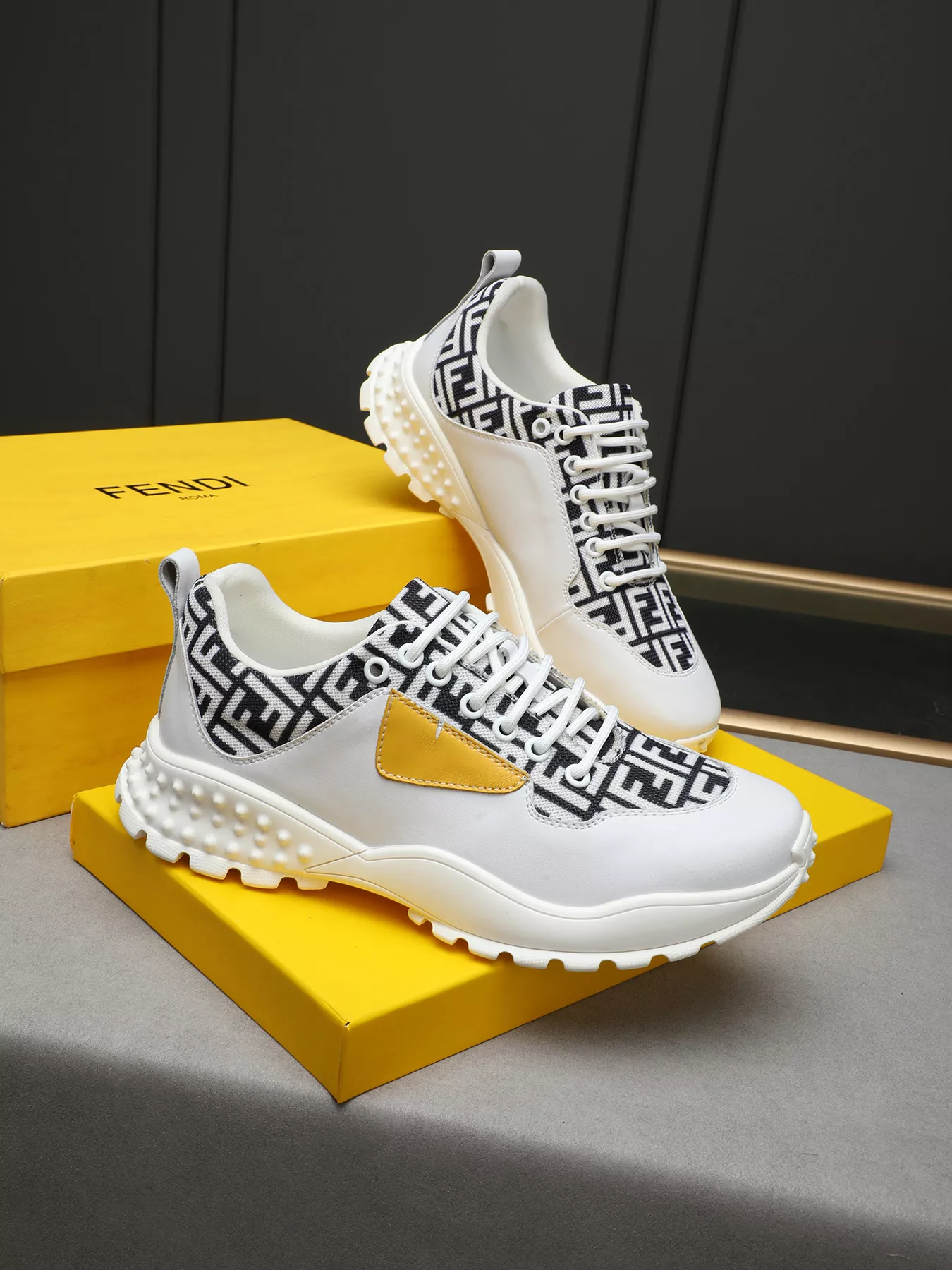 Fendi Casual Shoes For Men Sleek 4943