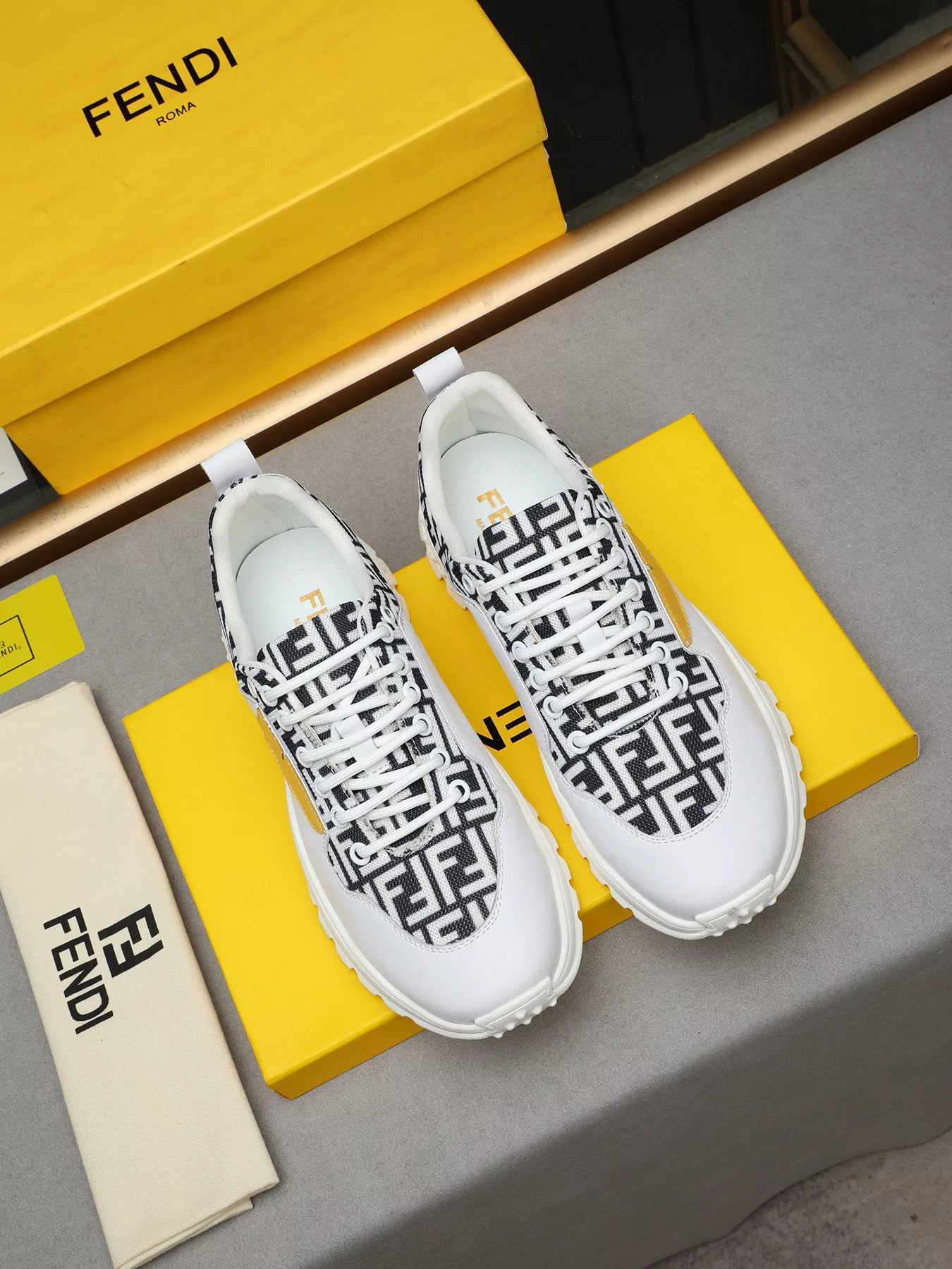 Fendi Casual Shoes For Men Sleek 4943