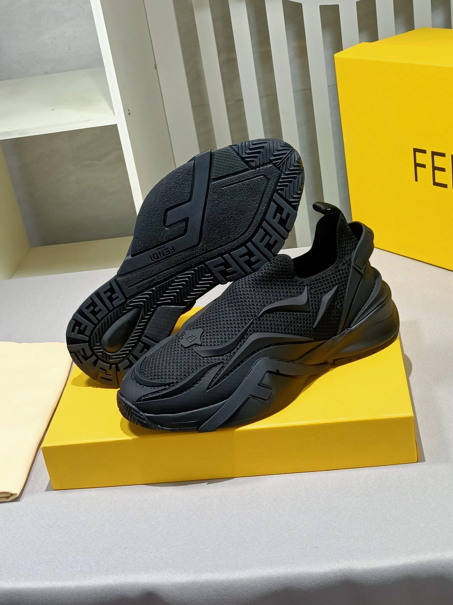 Fendi Casual Shoes For Men Soft 8824