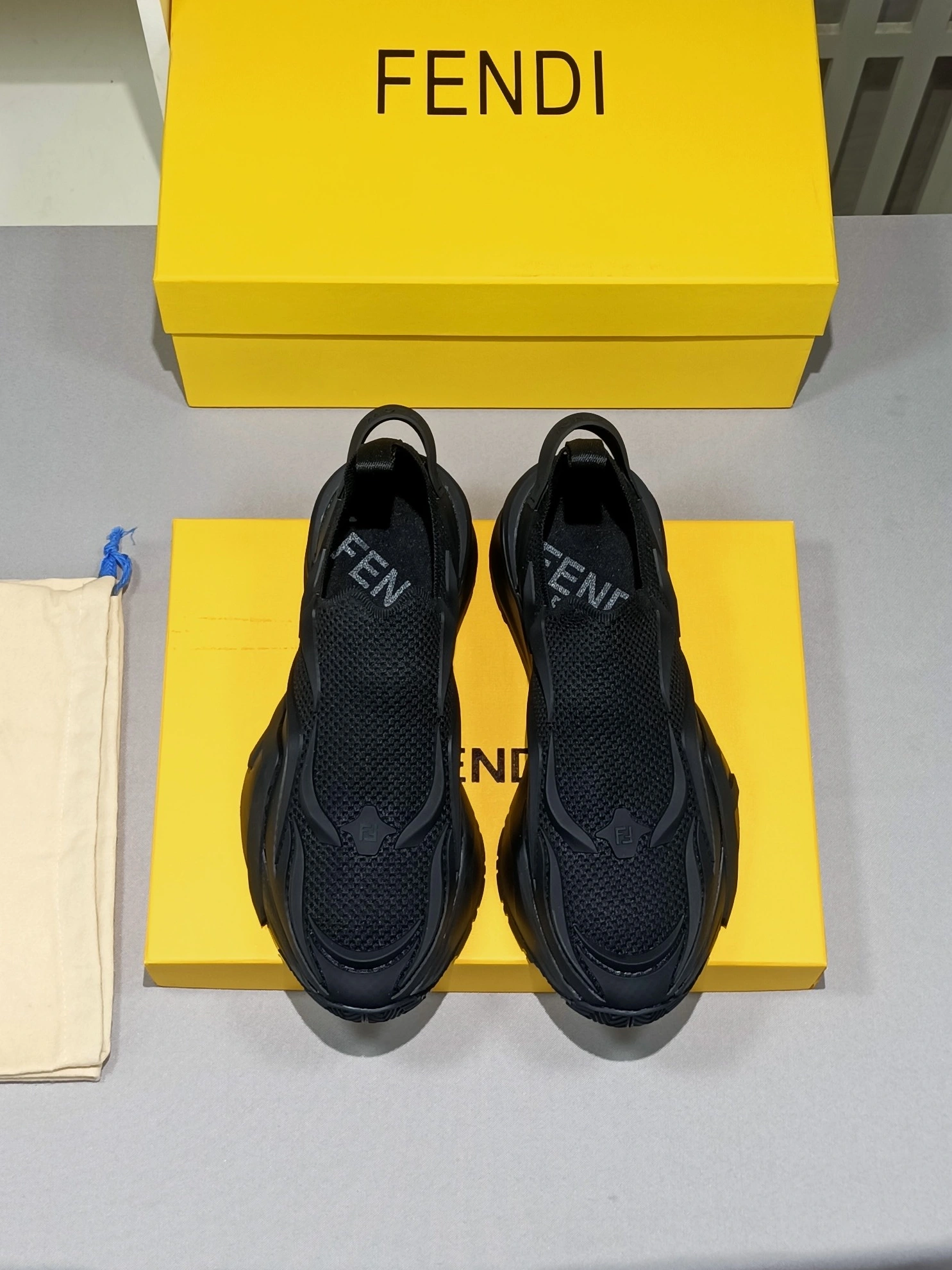 Fendi Casual Shoes For Men Soft 8824