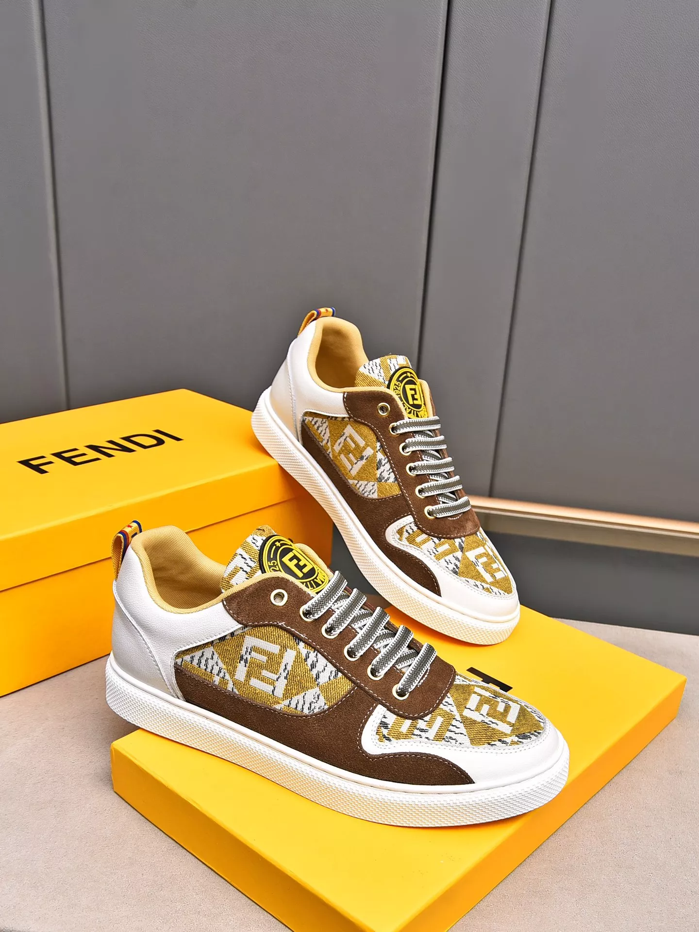 Fendi Casual Shoes For Men Sophisticated 7050