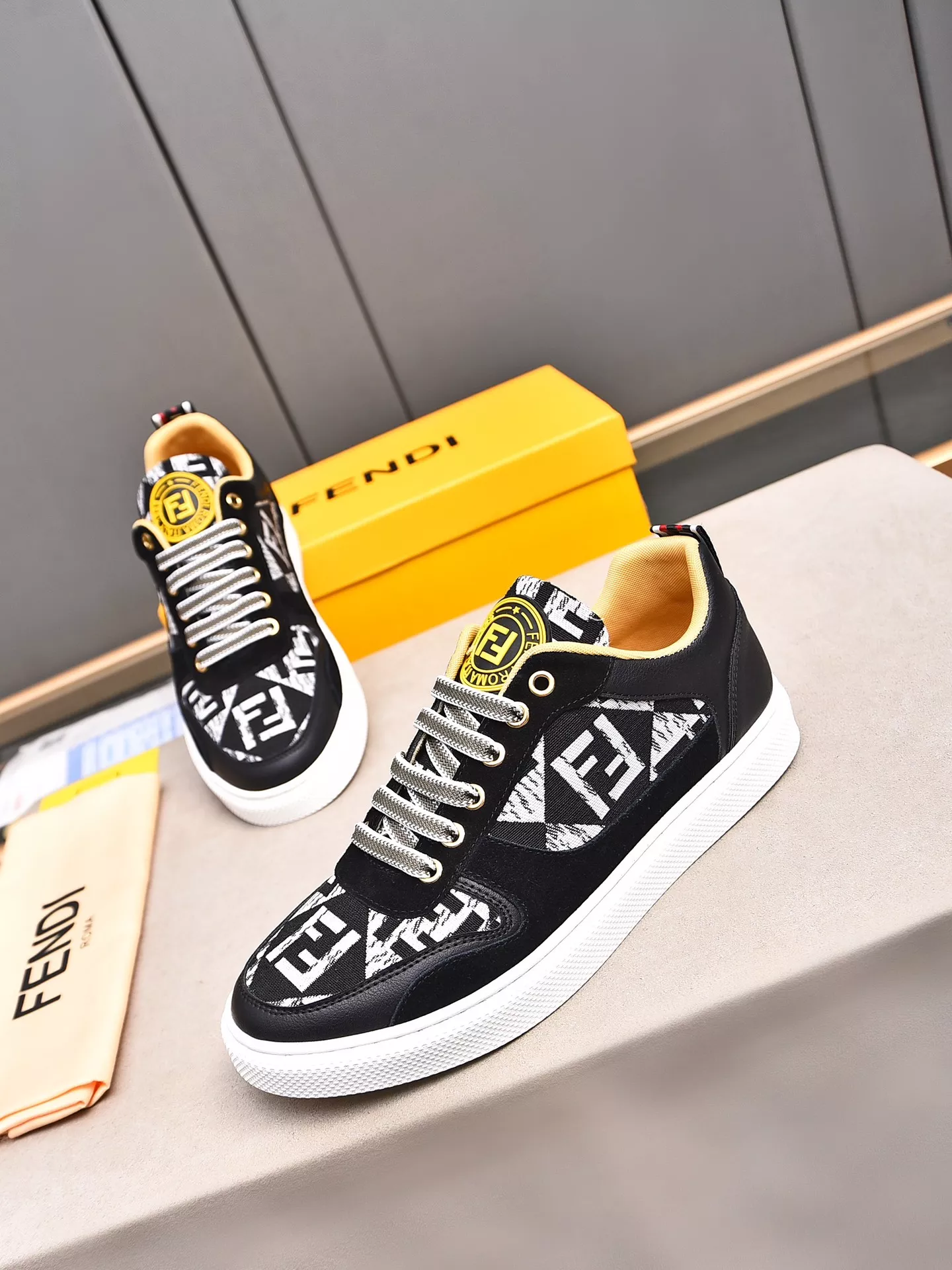 Fendi Casual Shoes For Men Sophisticated 9957