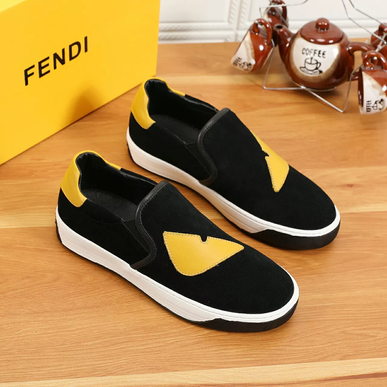 Fendi Casual Shoes For Men Timeless 7099