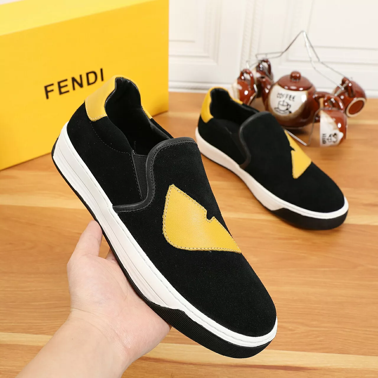 Fendi Casual Shoes For Men Timeless 7099