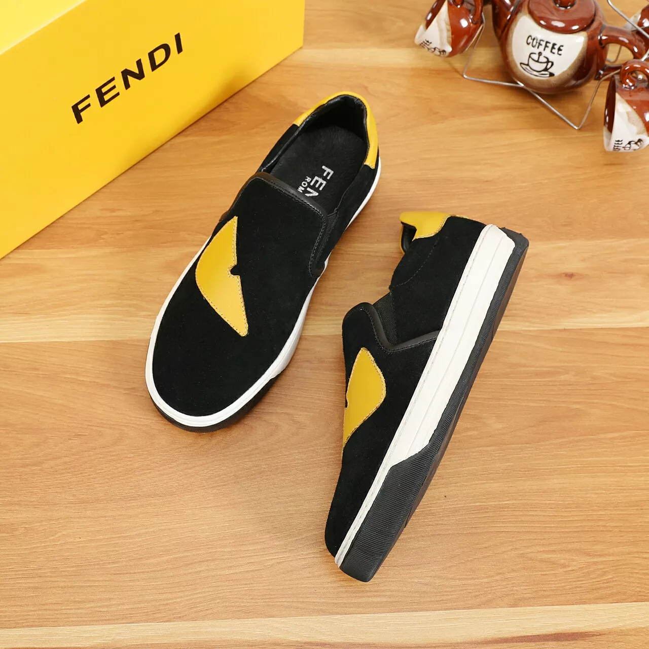 Fendi Casual Shoes For Men Timeless 7099