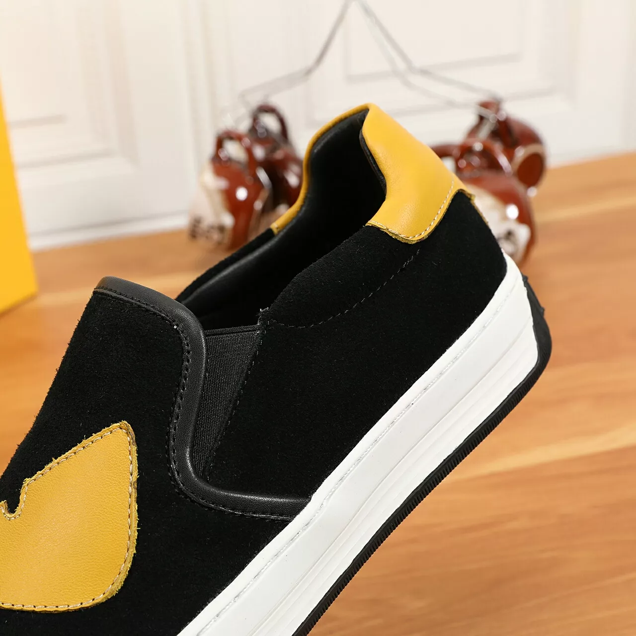 Fendi Casual Shoes For Men Timeless 7099
