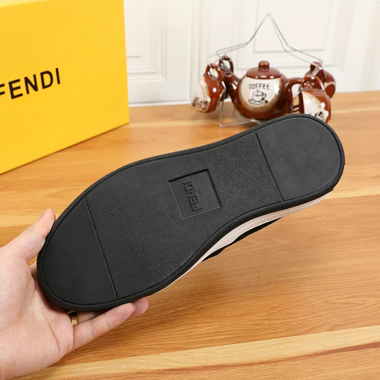 Fendi Casual Shoes For Men Timeless 7099