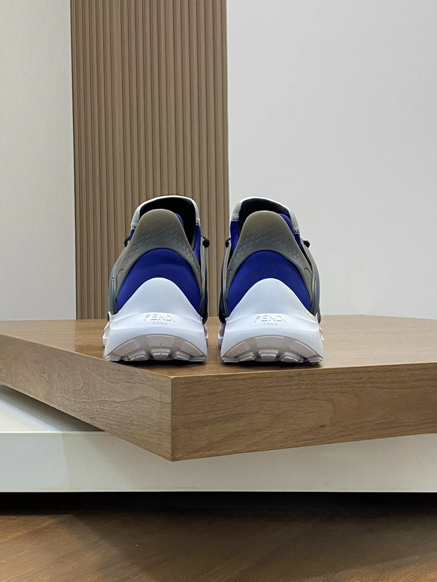 Fendi Casual Shoes For Men Timeless 7622
