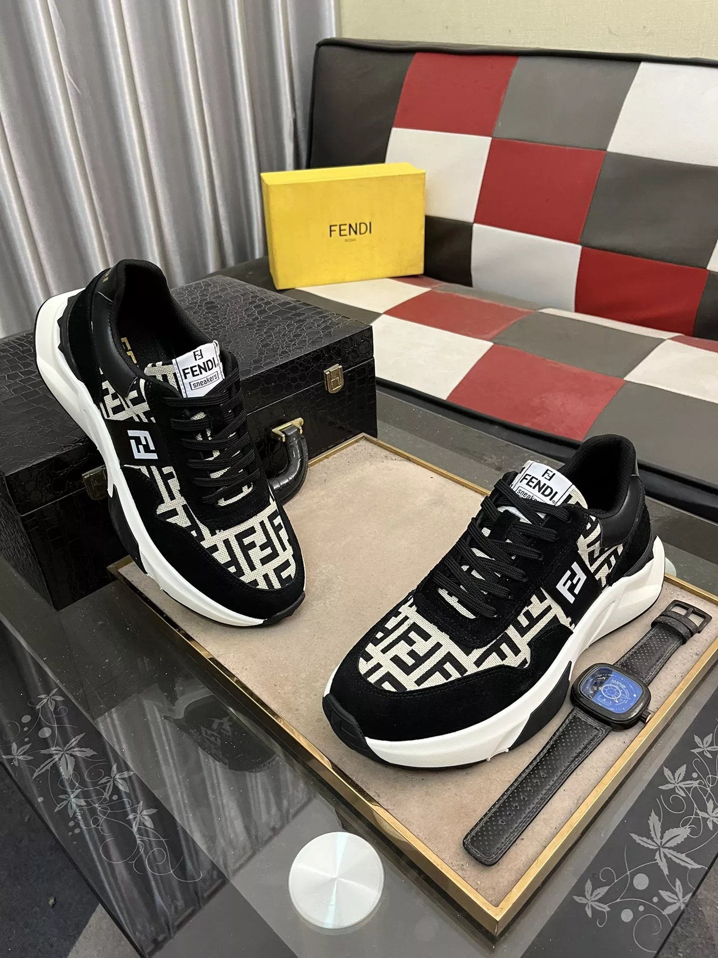Fendi Casual Shoes For Men Timeless 8612
