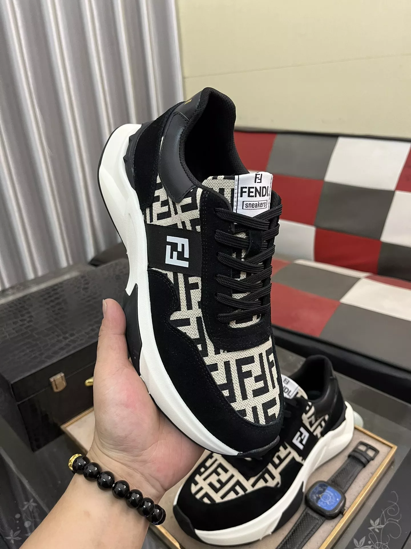 Fendi Casual Shoes For Men Timeless 8612