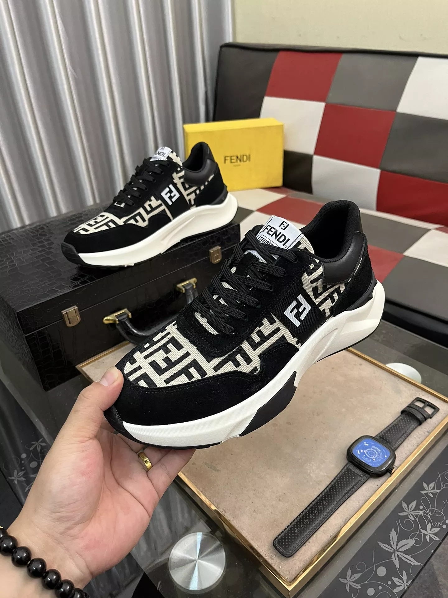 Fendi Casual Shoes For Men Timeless 8612