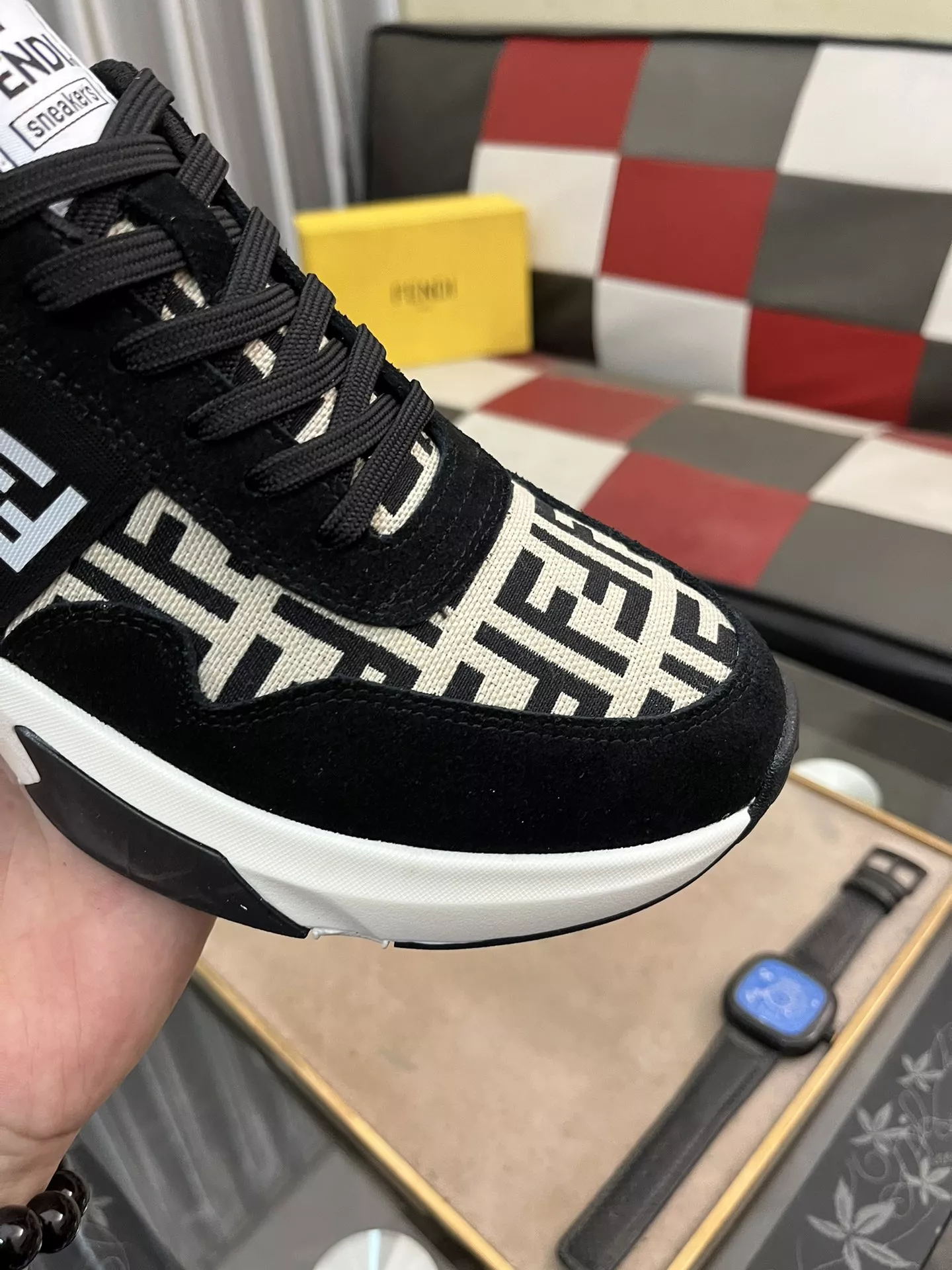 Fendi Casual Shoes For Men Timeless 8612
