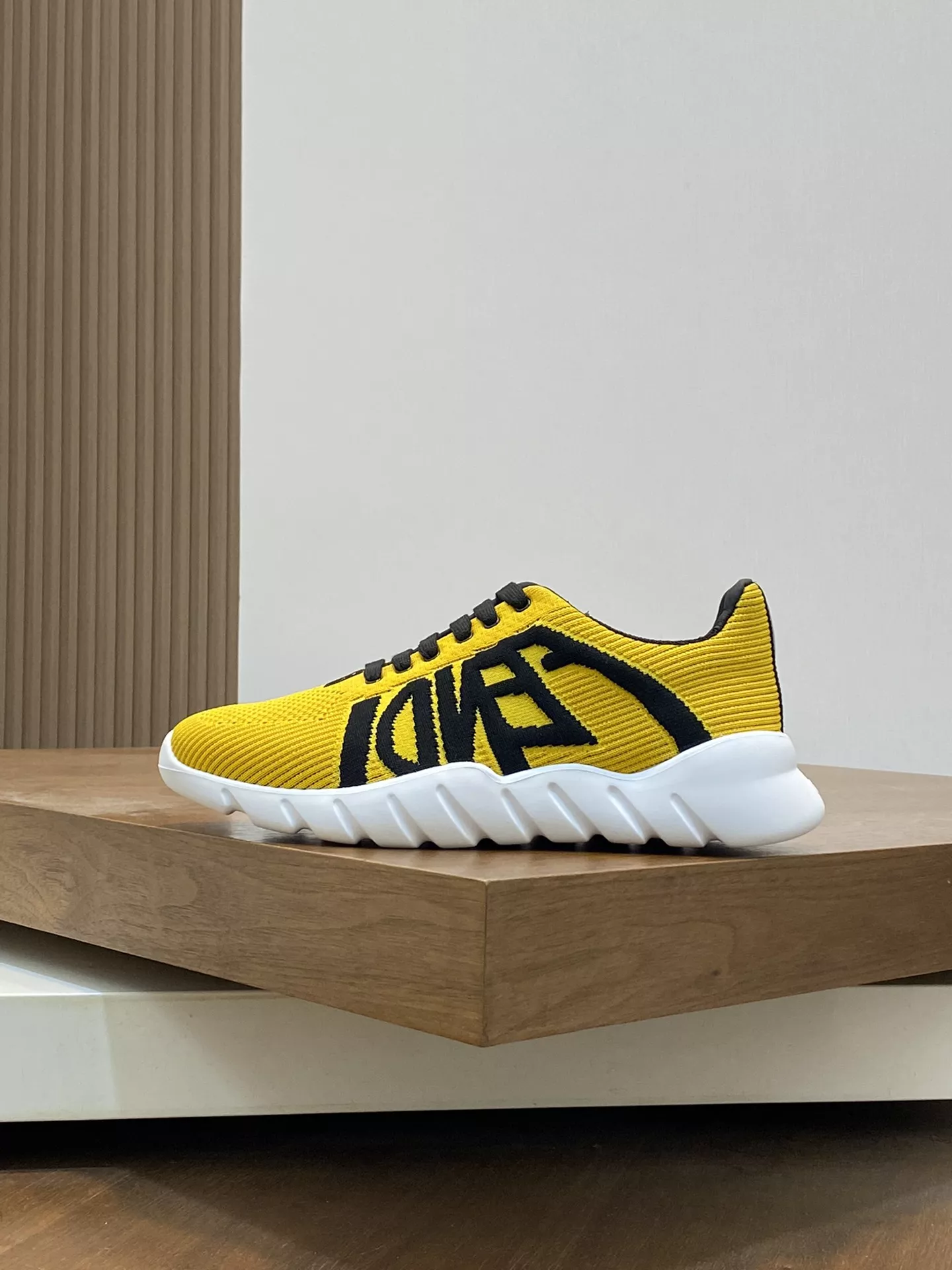 Fendi Casual Shoes For Men Trendsetting 3828