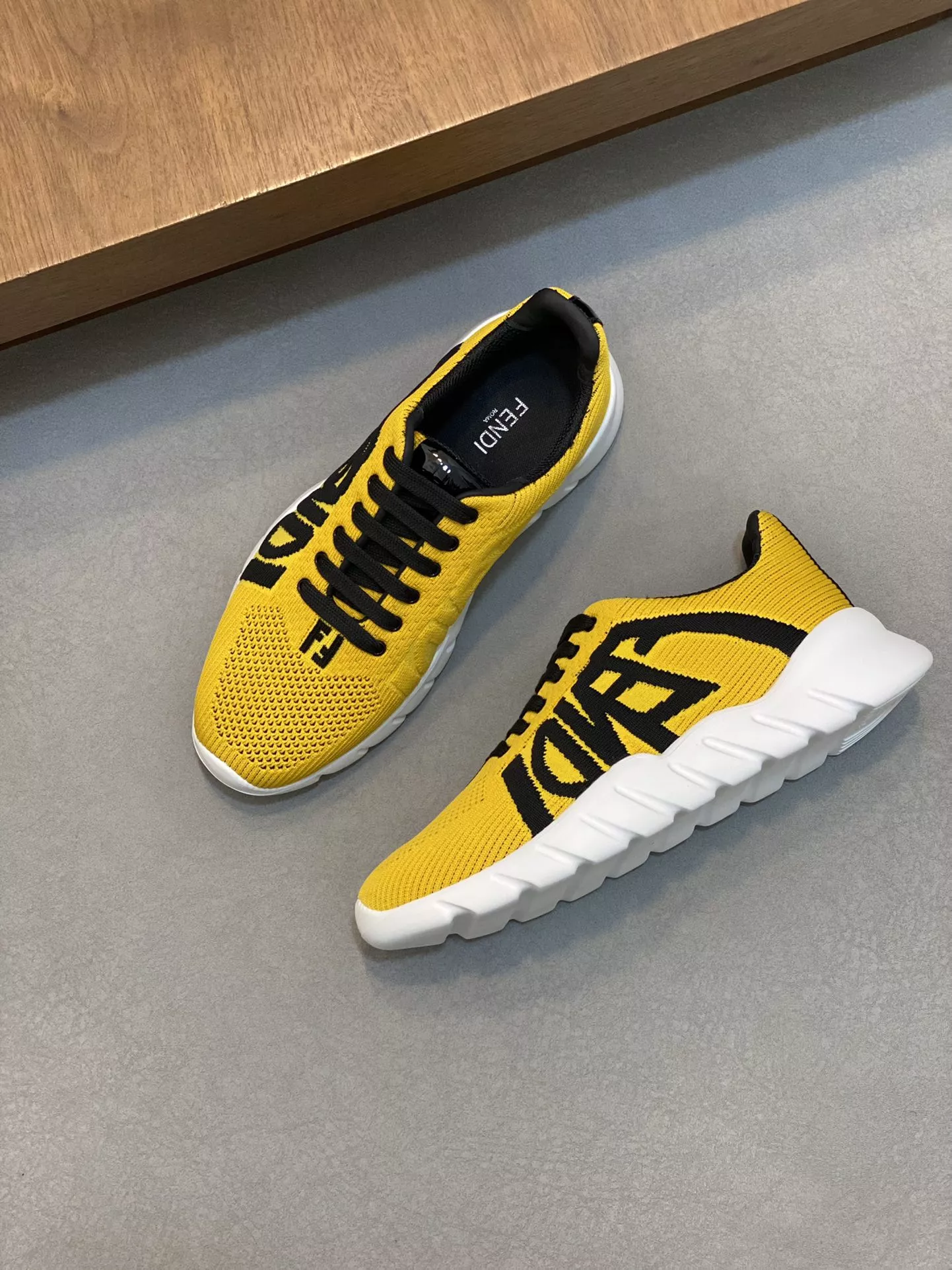 Fendi Casual Shoes For Men Trendsetting 3828
