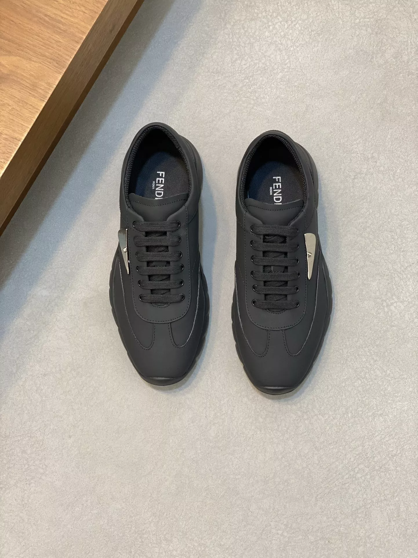 Fendi Casual Shoes For Men UrbanStyle 1712