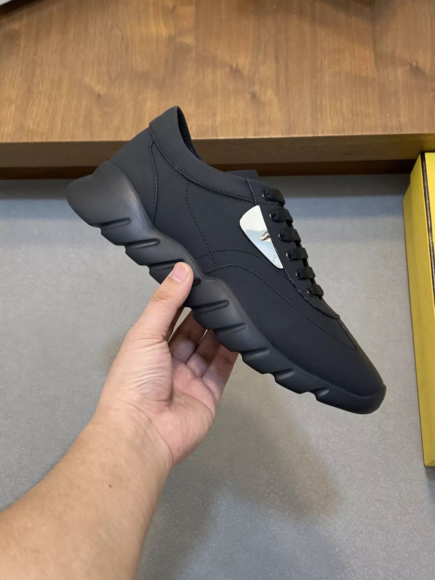 Fendi Casual Shoes For Men UrbanStyle 1712