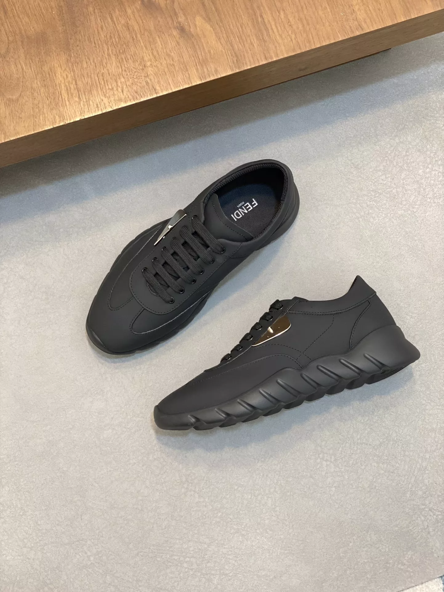 Fendi Casual Shoes For Men UrbanStyle 1712