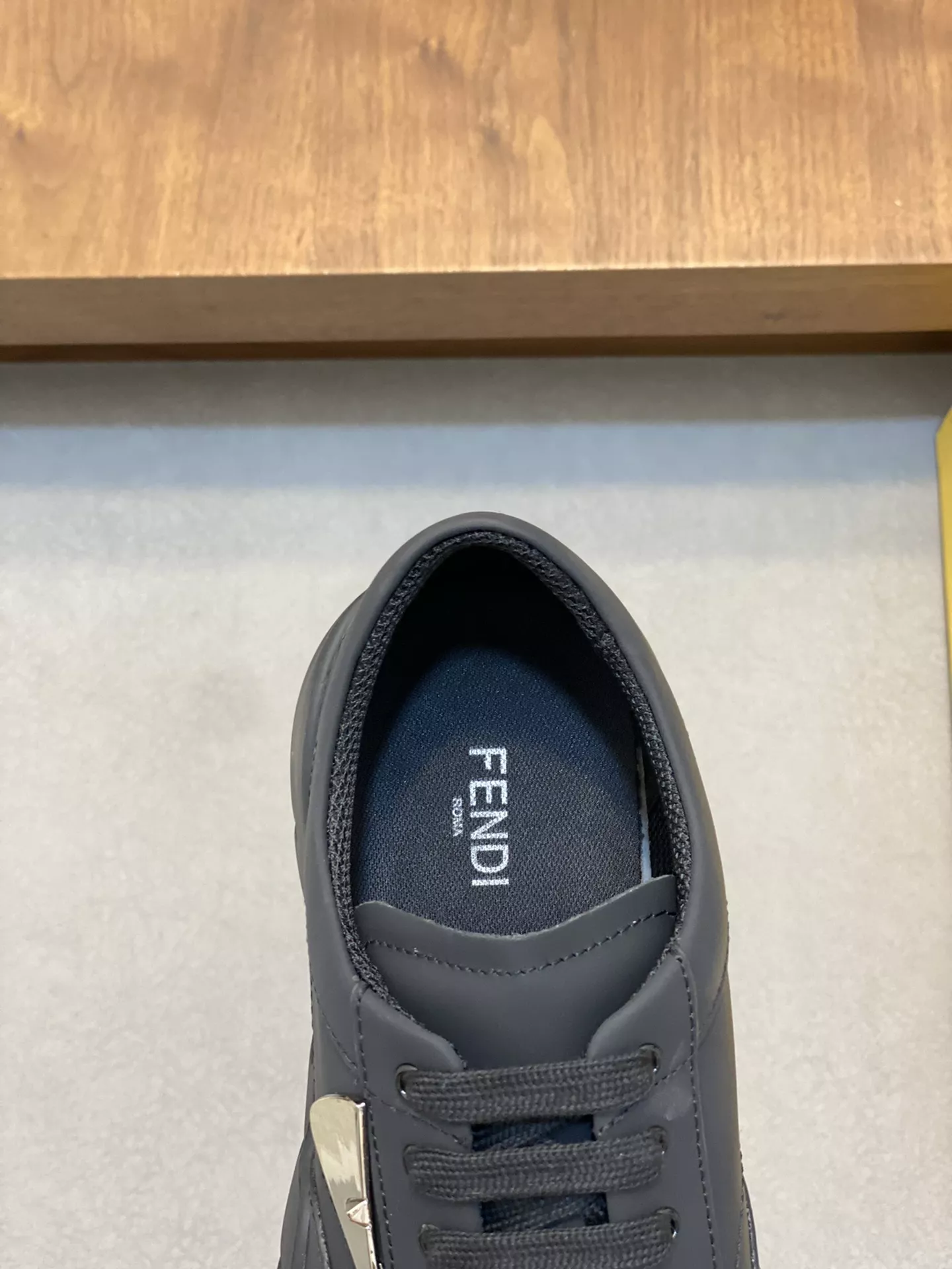 Fendi Casual Shoes For Men UrbanStyle 1712