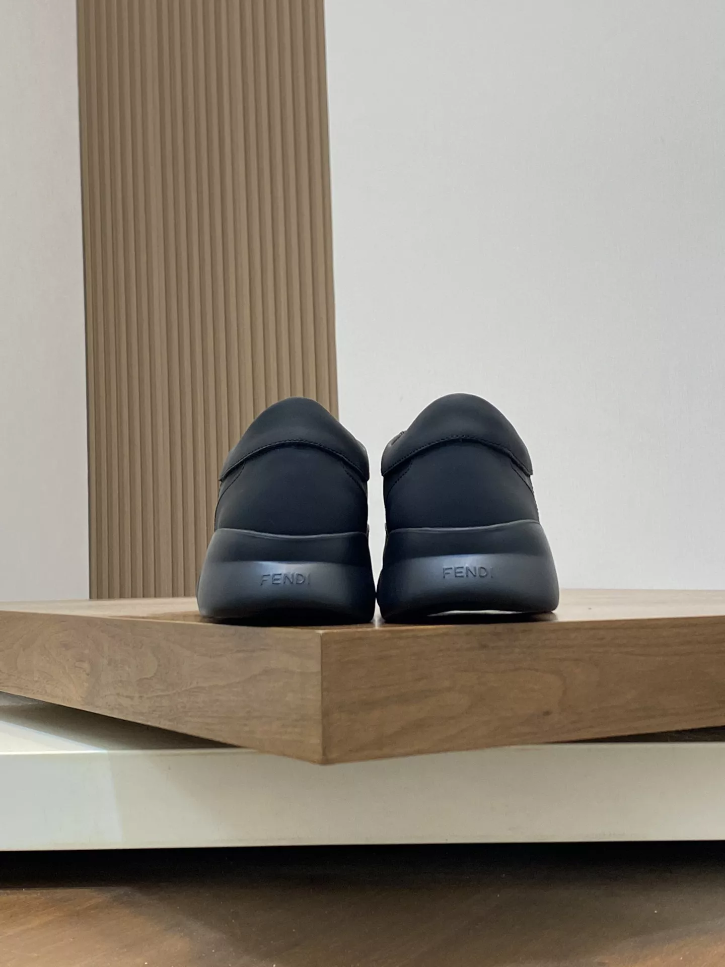 Fendi Casual Shoes For Men UrbanStyle 1712