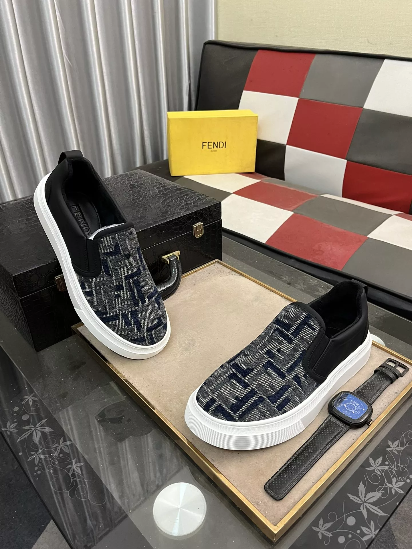 Fendi Casual Shoes For Men UrbanStyle 7781